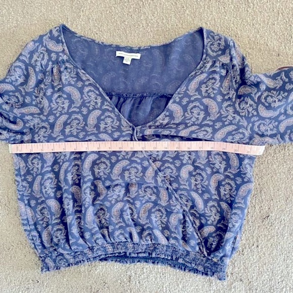American Eagle Outfitters Paisley Wrap Smocked Long Sleeve Crop Blouse SZ L - Picture 8 of 10